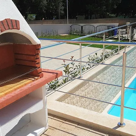 Marisol Mit Pool
