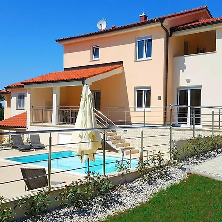Marisol Mit Pool Ferienhaus *