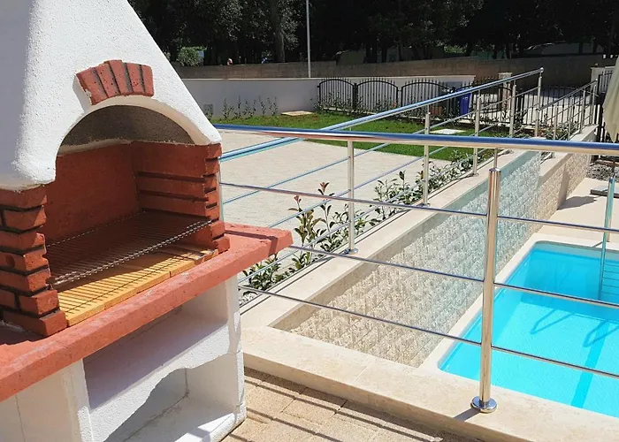 Marisol Mit Pool