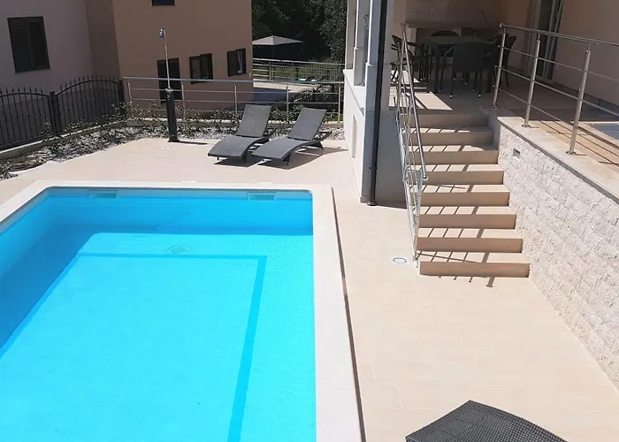 Marisol Mit Pool