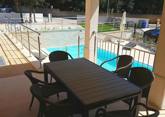 Marisol Mit Pool Feriehus Banjole